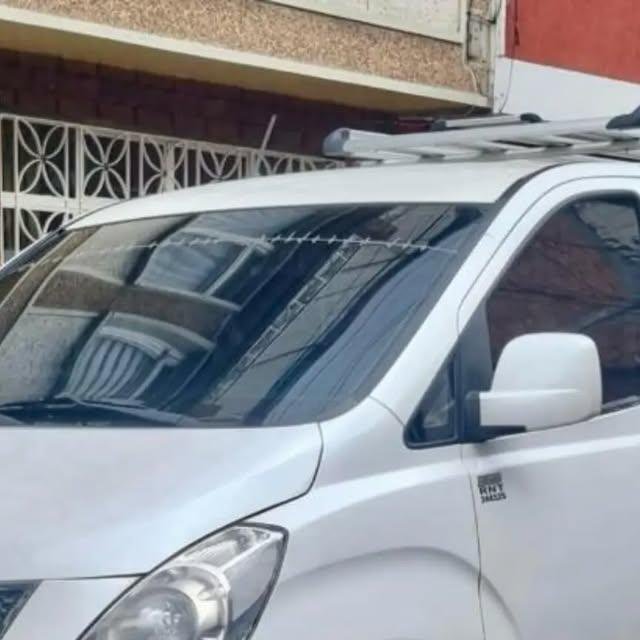 Van de Ajiaco Tours para traslados y tours fuera de Bogotá